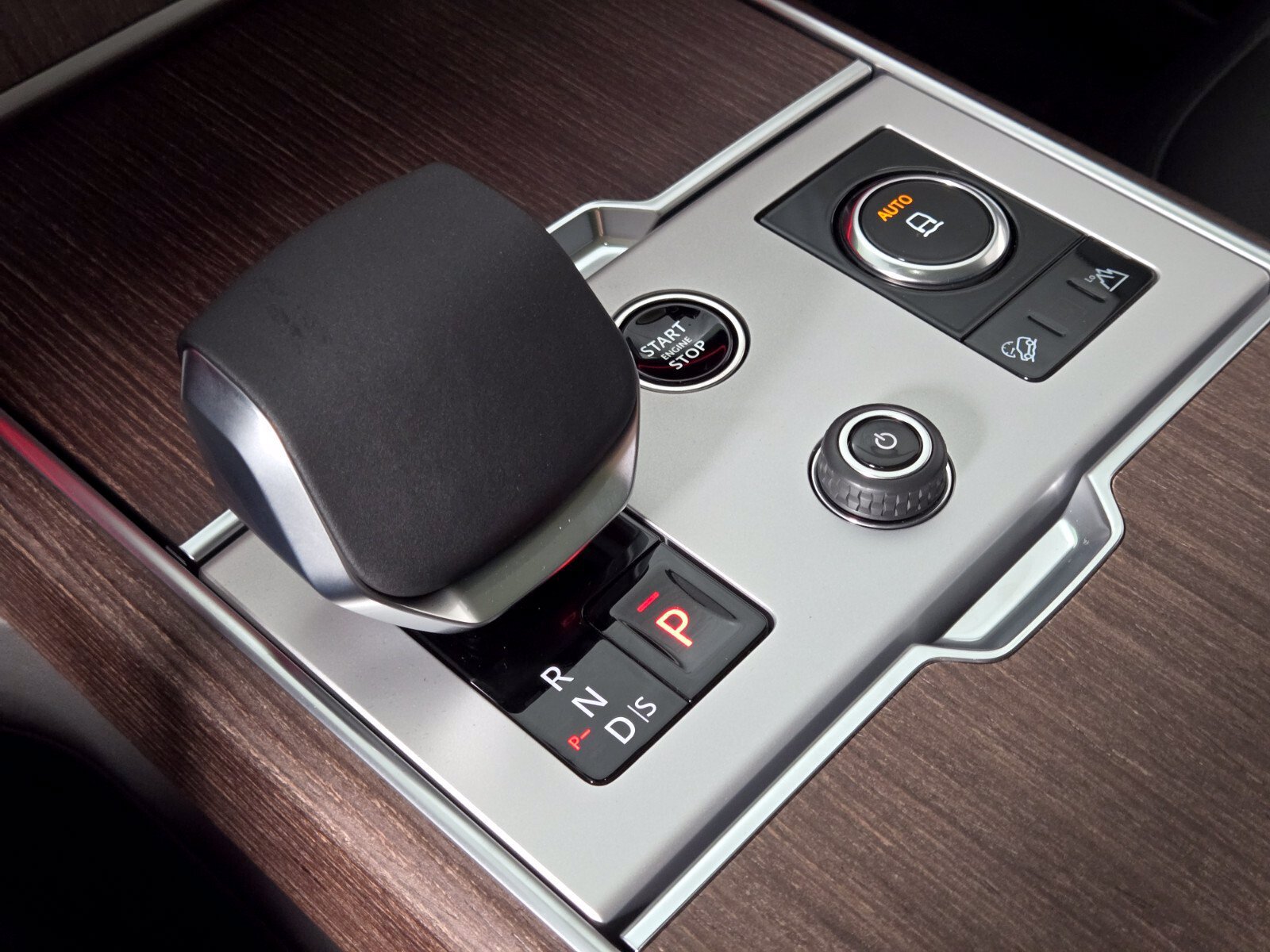 New 2027 Land Rover Range Rover SE AWD/4WD image 31