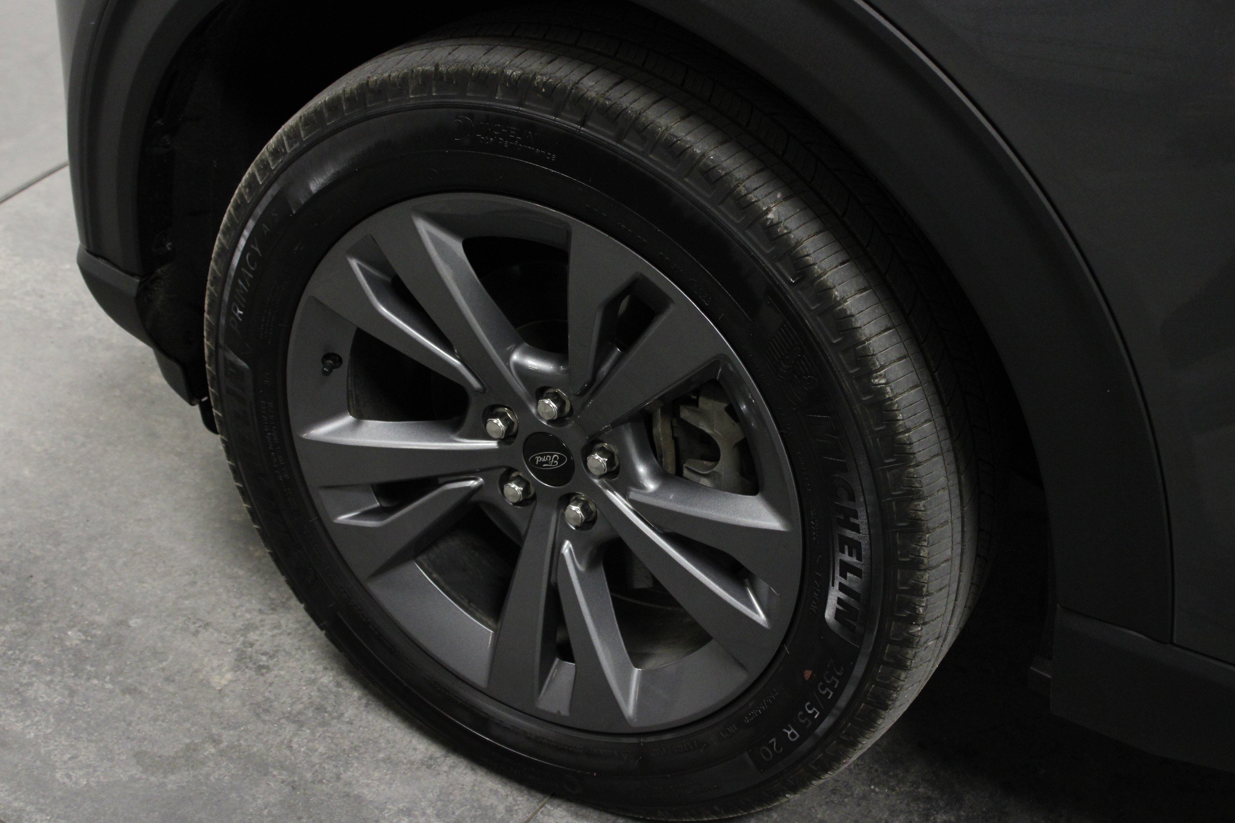 Used 2023 Ford Explorer XLT w/ Equipment Group 202A image 10