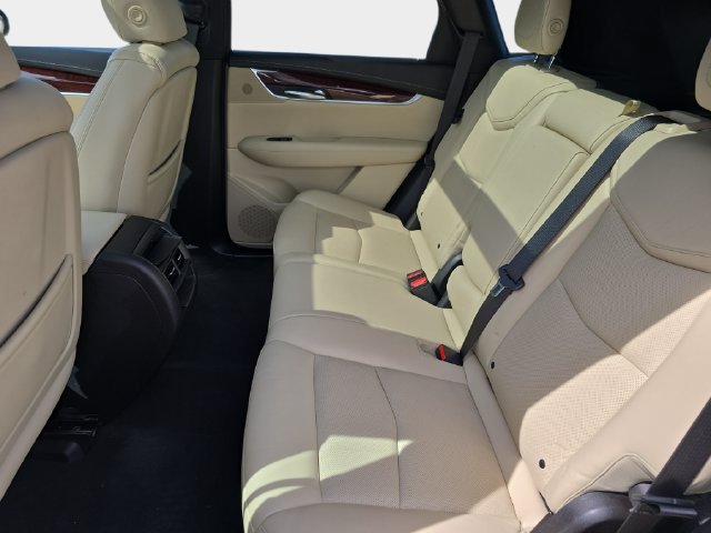 Used 2017 Cadillac XT5 Luxury w/ Driver Awareness Package FWD image 17