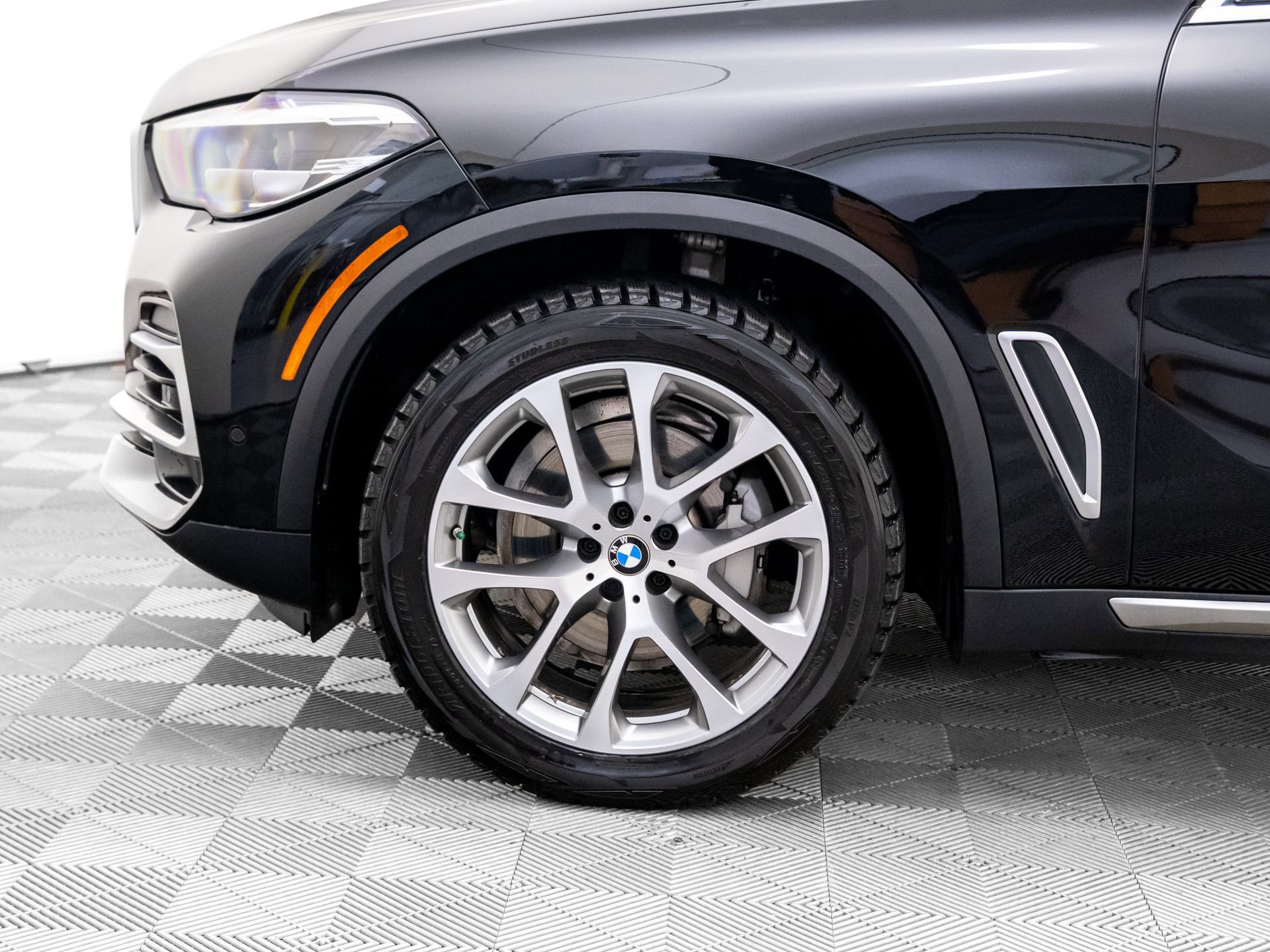 Used 2023 BMW X5 xDrive40i w/ Premium Package image 36