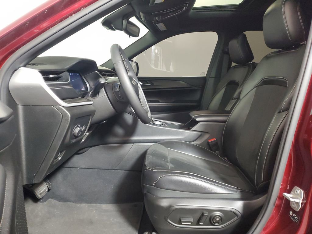 Used 2024 Jeep Grand Cherokee L Altitude image 11