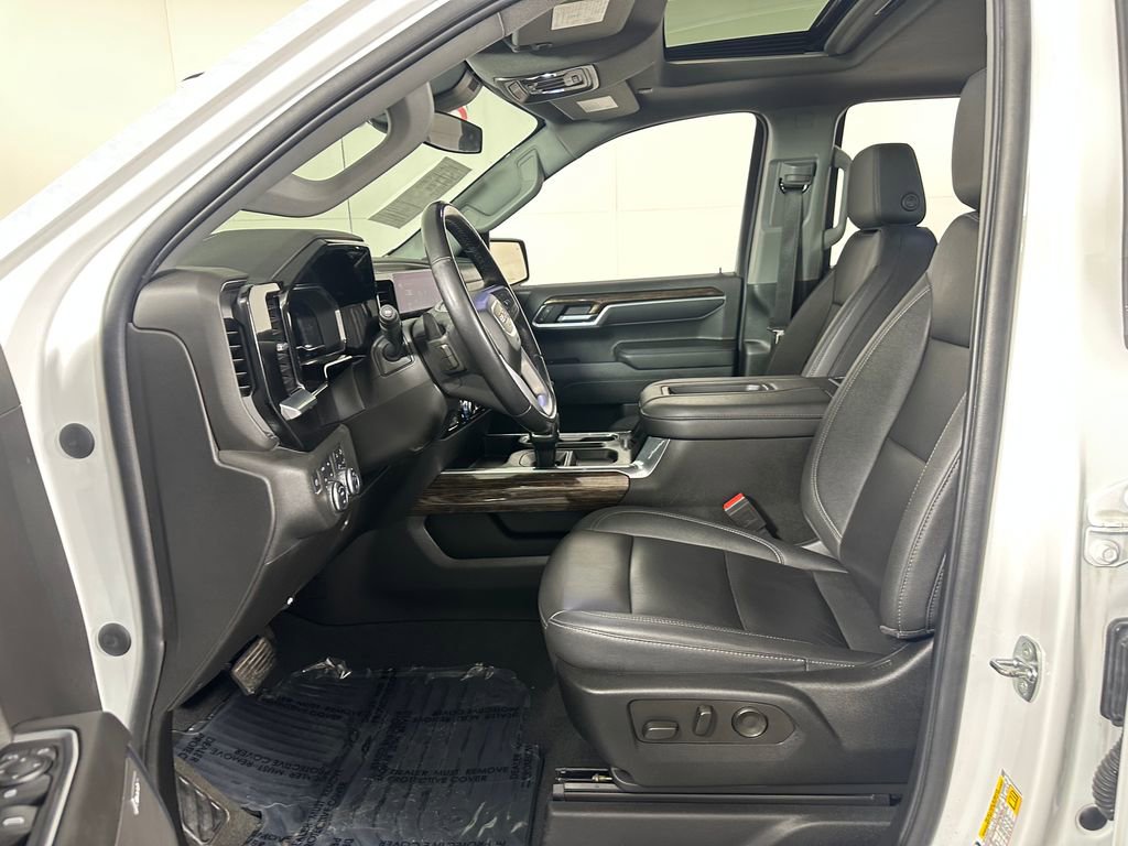 Used 2022 GMC Sierra 1500 Elevation w/ Elevation Premium Package image 17
