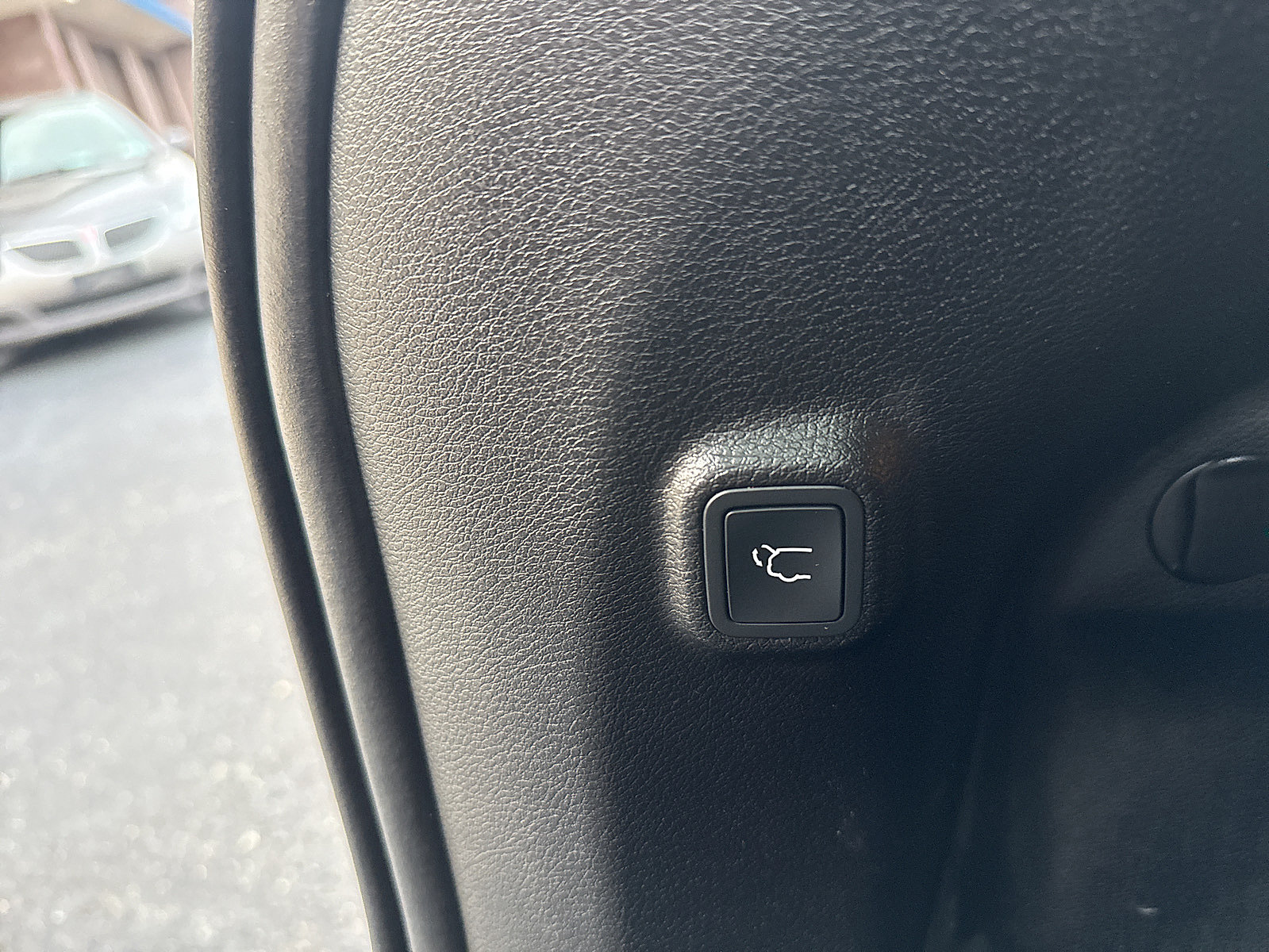 Used 2019 Jeep Cherokee Limited w/ Trailer Tow Group AWD/4WD image 30