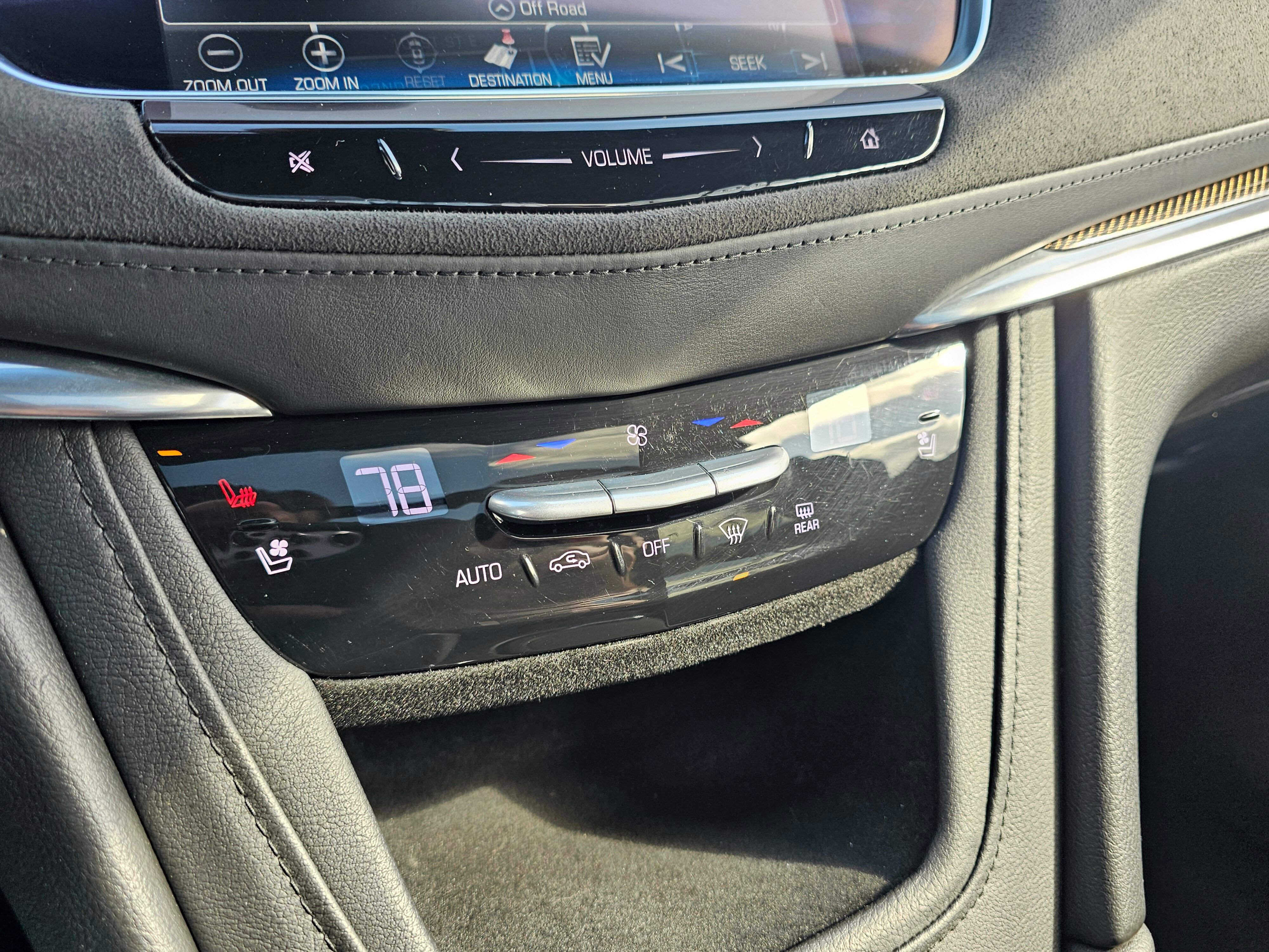 Used 2017 Cadillac XT5 Platinum w/ Driver Assist Package image 19