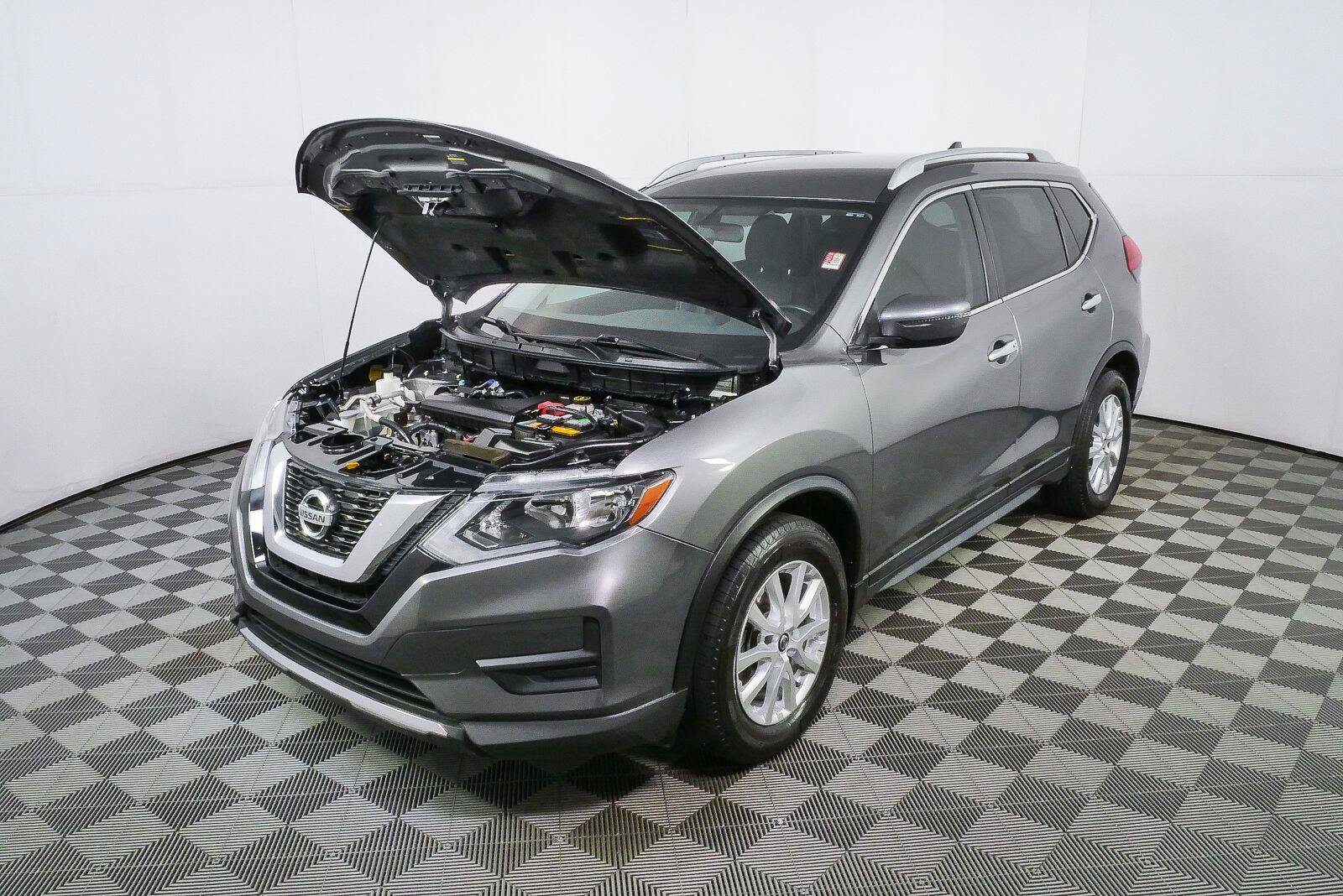 Used 2017 Nissan Rogue SV FWD image 33