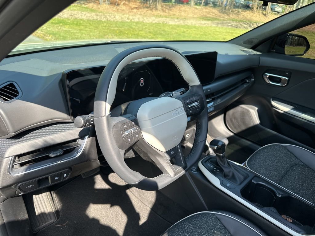 Used 2025 Kia K4 GT-Line w/ GT-Line Sunroof Package image 9