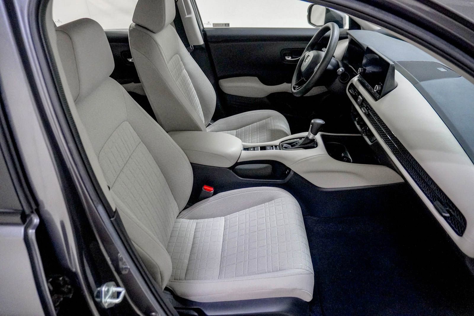 Certified 2024 Honda HR-V LX image 29