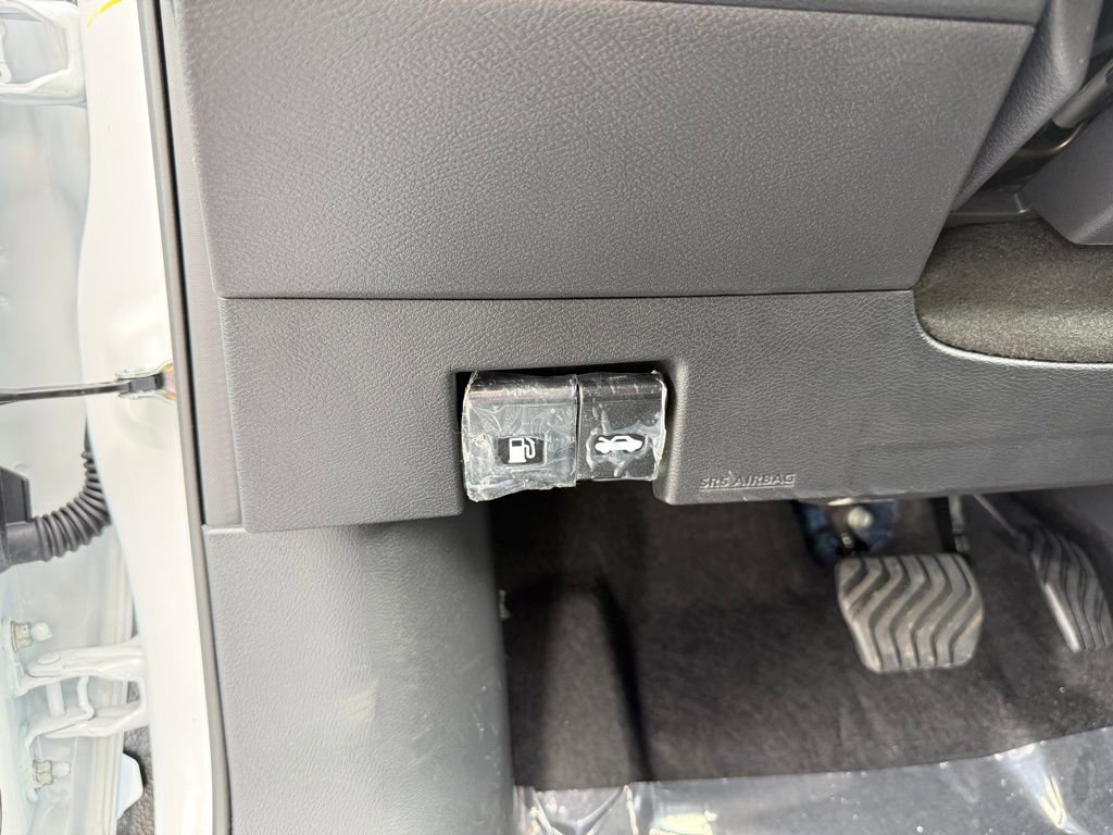 New 2025 Nissan Kicks Play S image 7