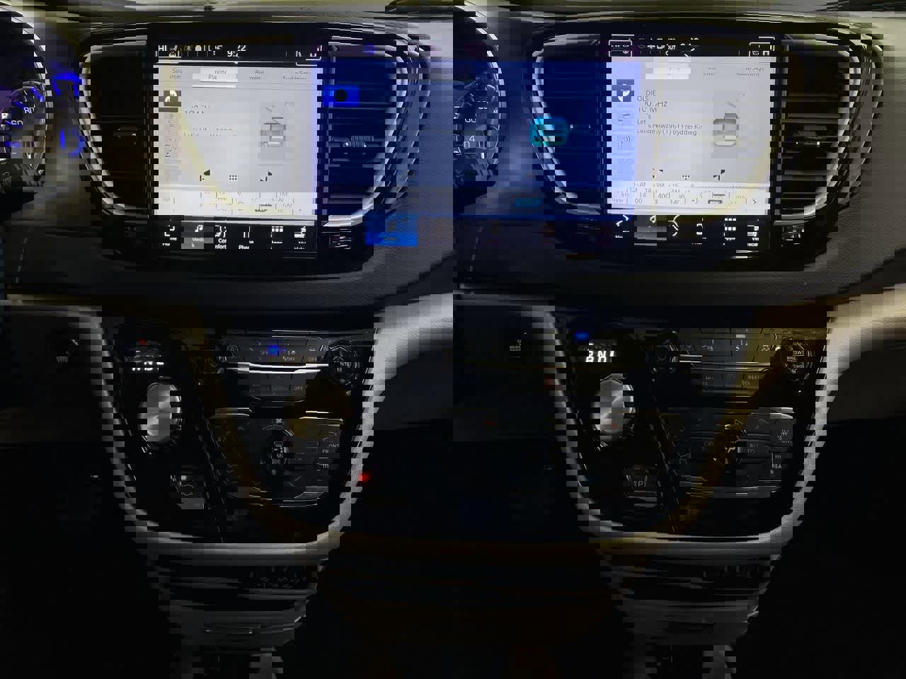 Used 2024 Chrysler Pacifica Touring-L image 24