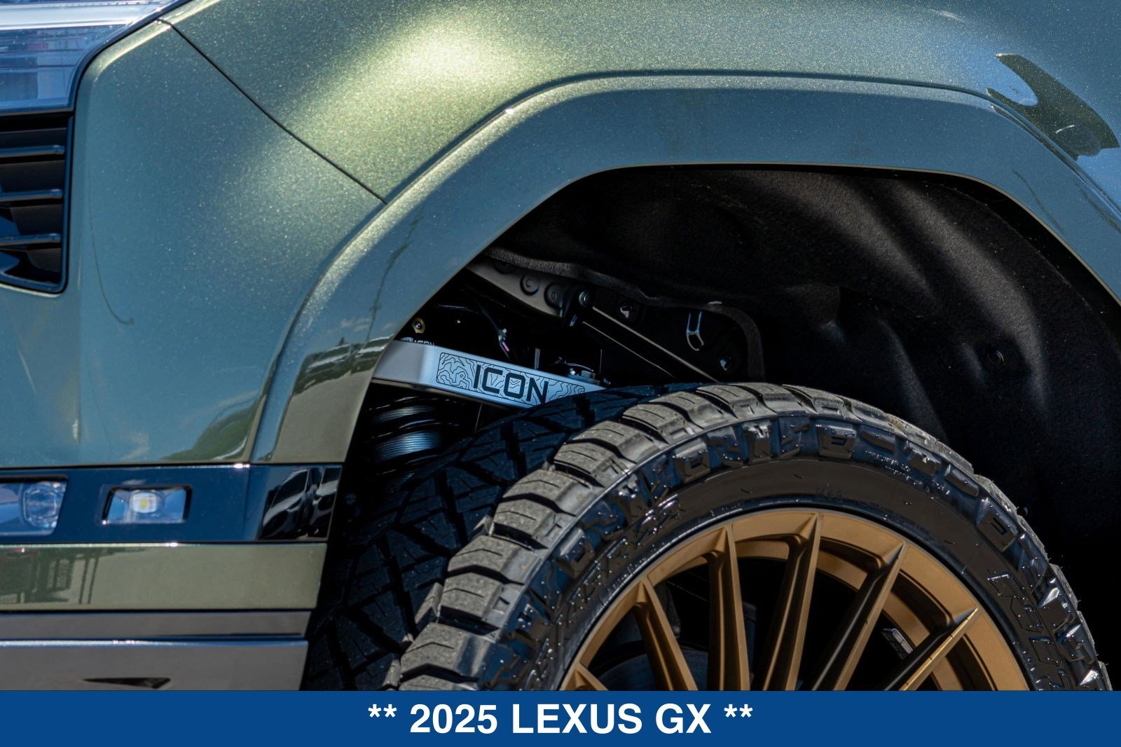 Used 2025 Lexus GX 550 w/ Accessory Package (Z1) AWD/4WD image 38