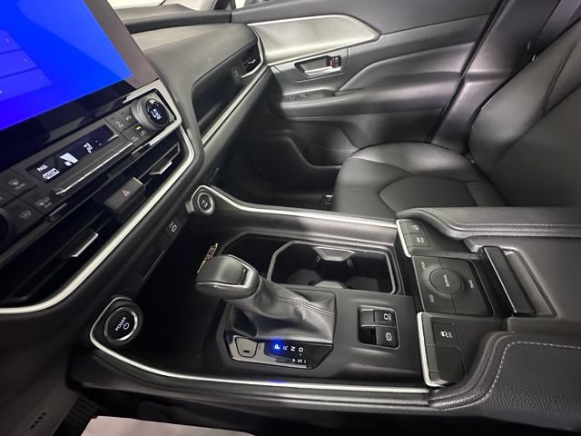 Certified 2025 Toyota Grand Highlander AWD Hybrid image 33