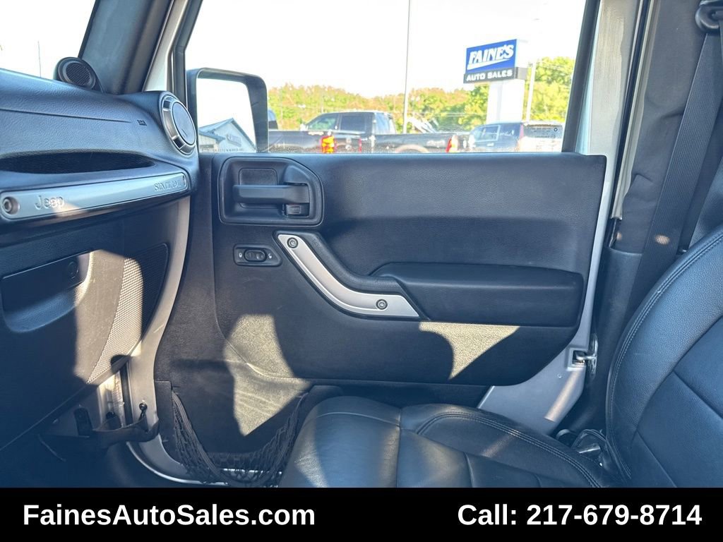 Used 2012 Jeep Wrangler Sahara w/ Dual Top Group image 59