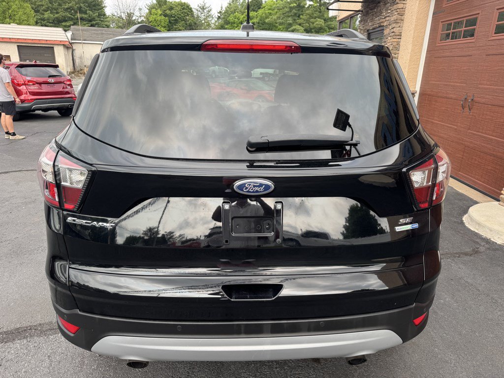 Used 2017 Ford Escape SE w/ Equipment Group 201A AWD/4WD image 5