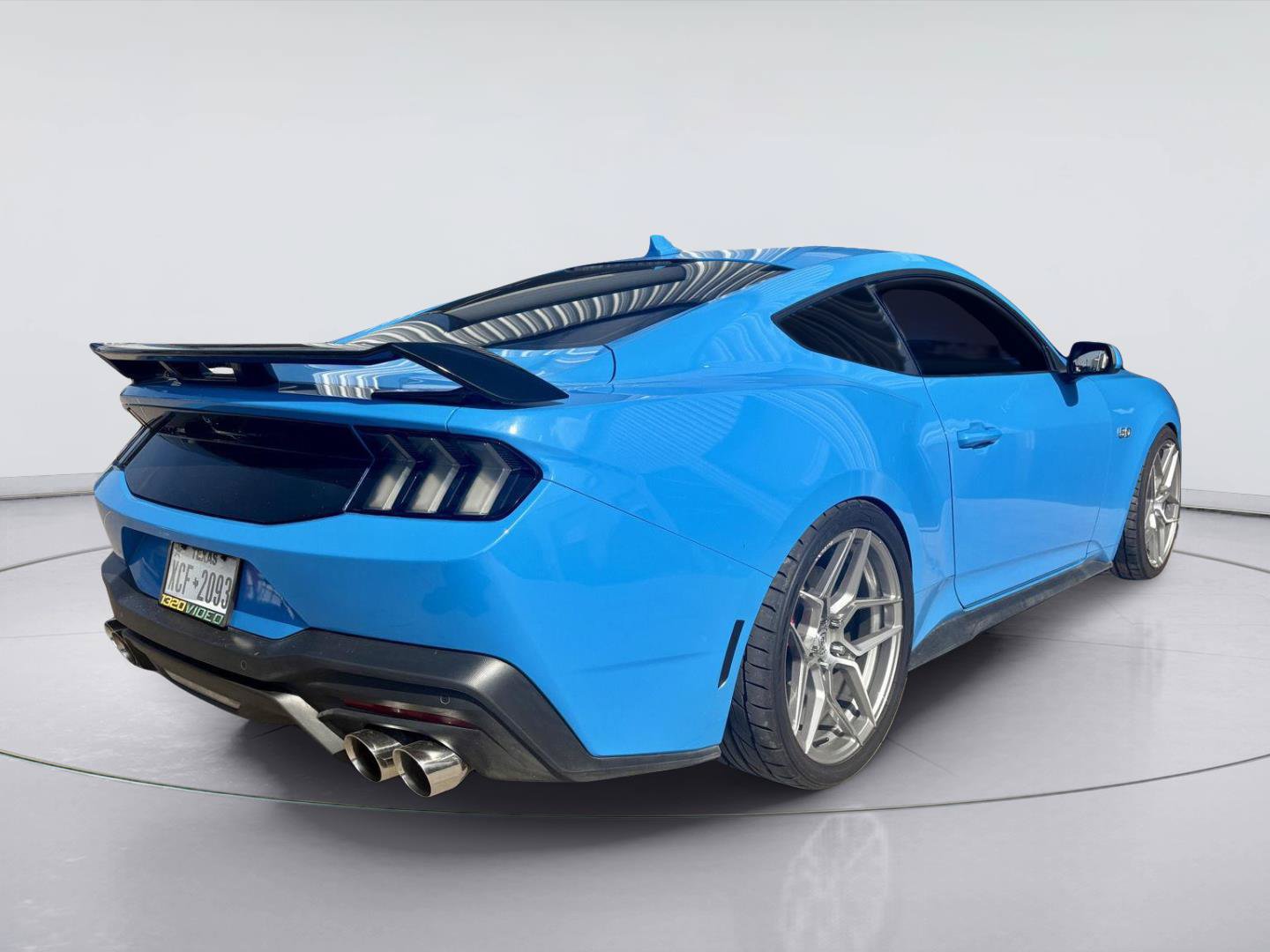 Used 2025 Ford Mustang GT RWD image 3