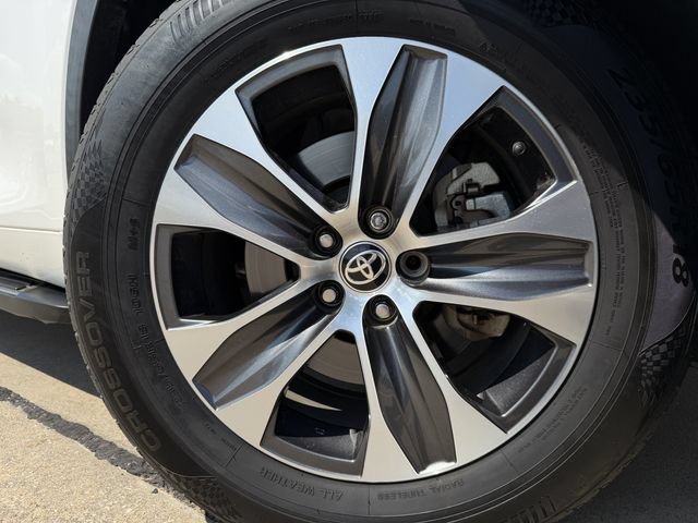 Used 2021 Toyota Highlander XLE FWD image 9