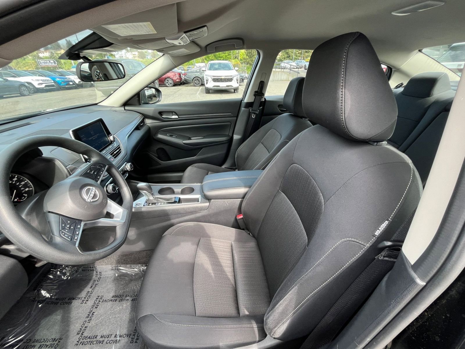 Used 2025 Nissan Altima 2.5 SV FWD image 28