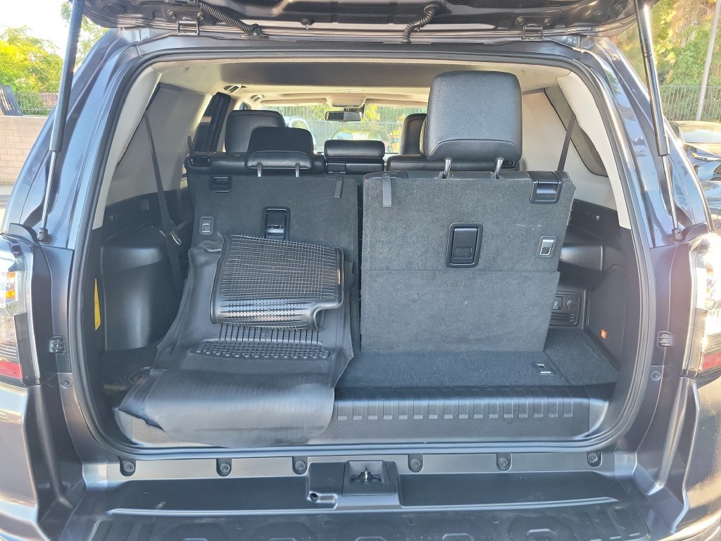 Used 2022 Toyota 4Runner Limited RWD image 10