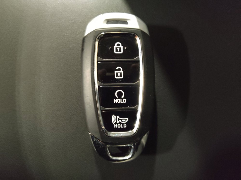 Used 2025 Hyundai Venue Limited image 32