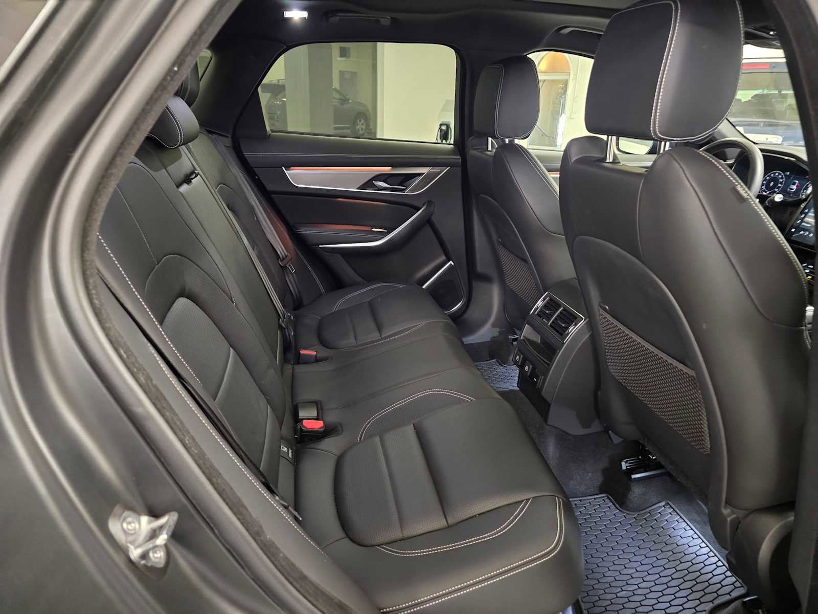 Used 2026 Jaguar F-PACE R-Dynamic S AWD/4WD image 13