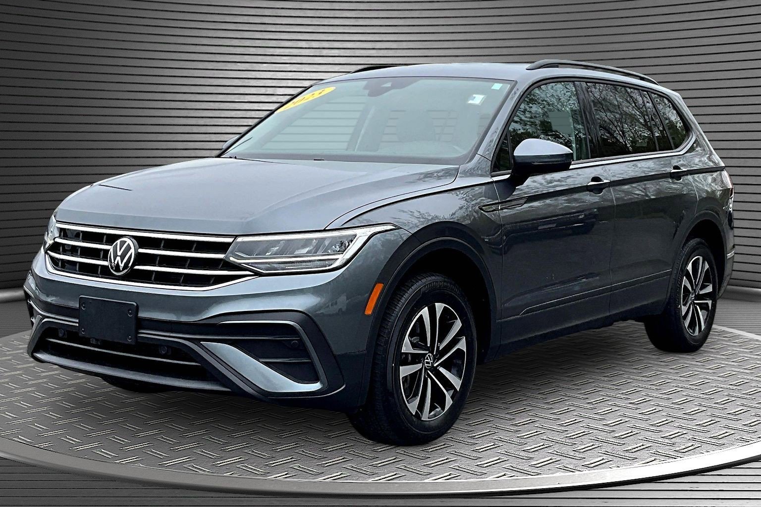 Used 2023 Volkswagen Tiguan S w/ Driver Assistance Package AWD/4WD image 3