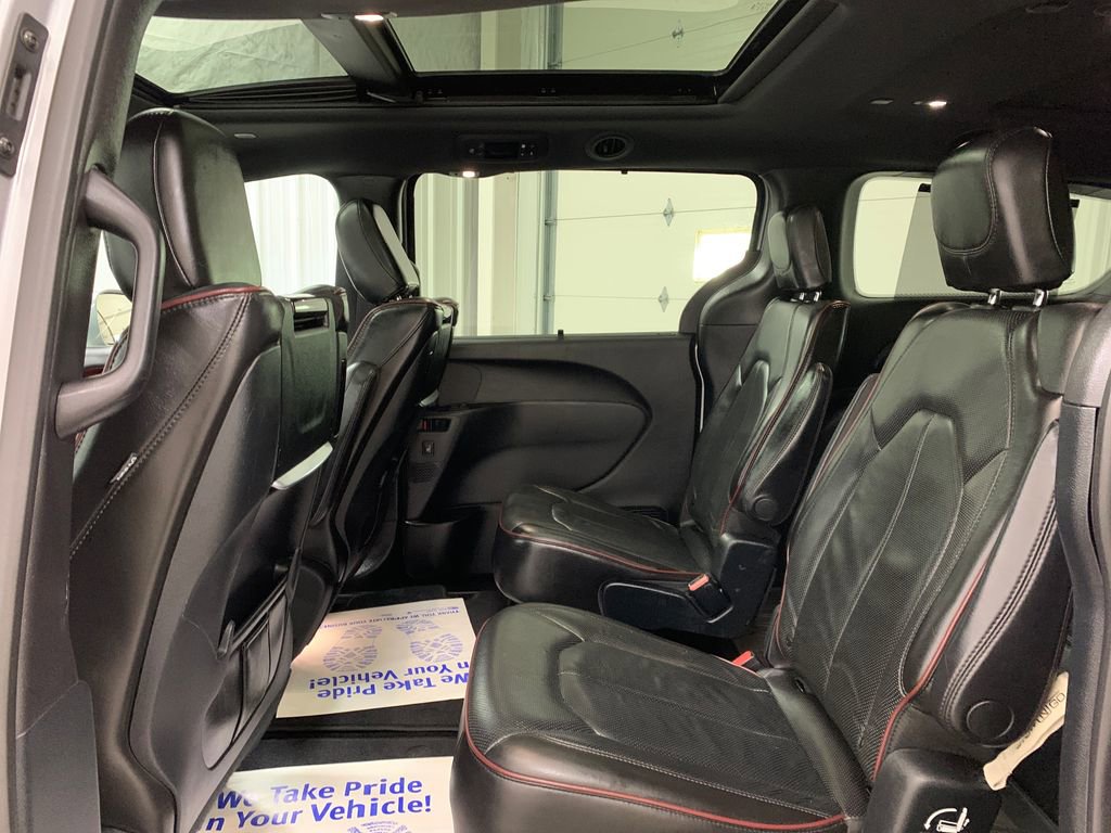 Used 2020 Chrysler Pacifica Limited FWD image 20
