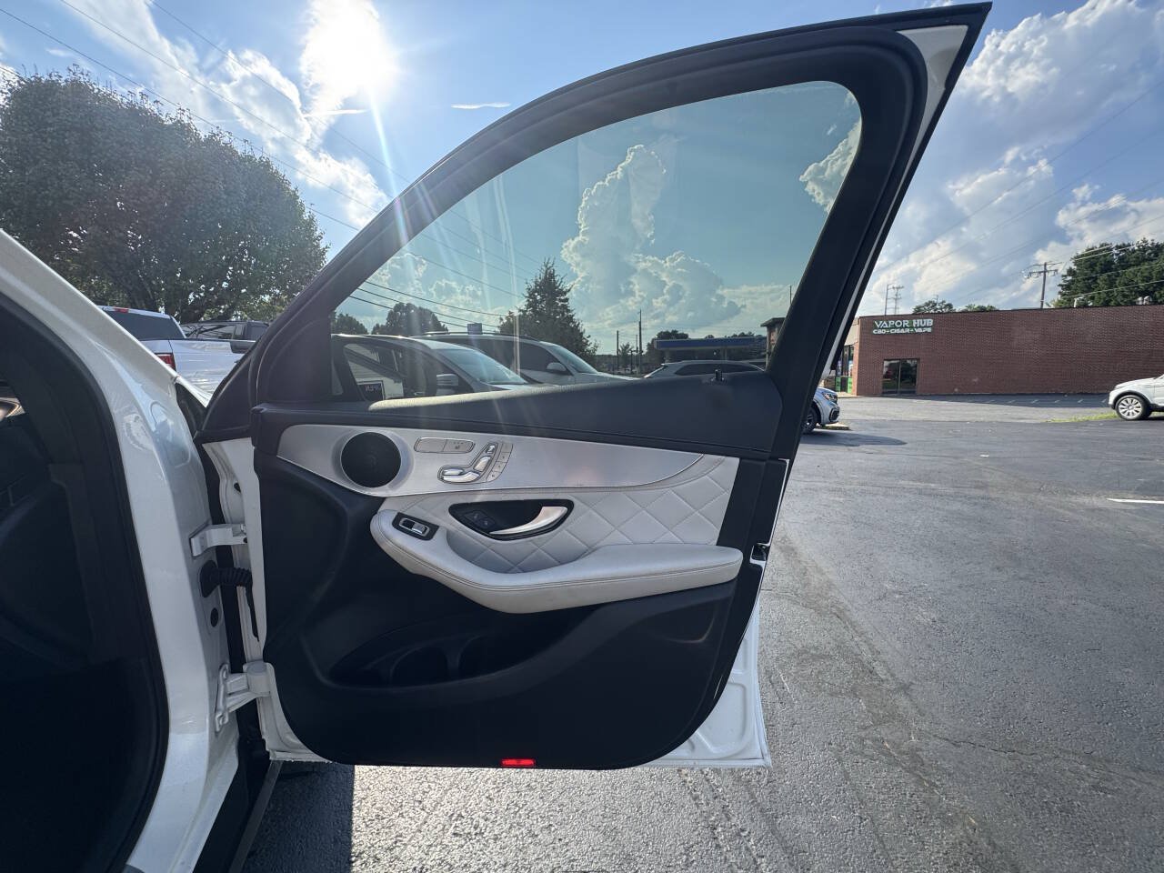 Used 2019 Mercedes-Benz GLC 300 image 17
