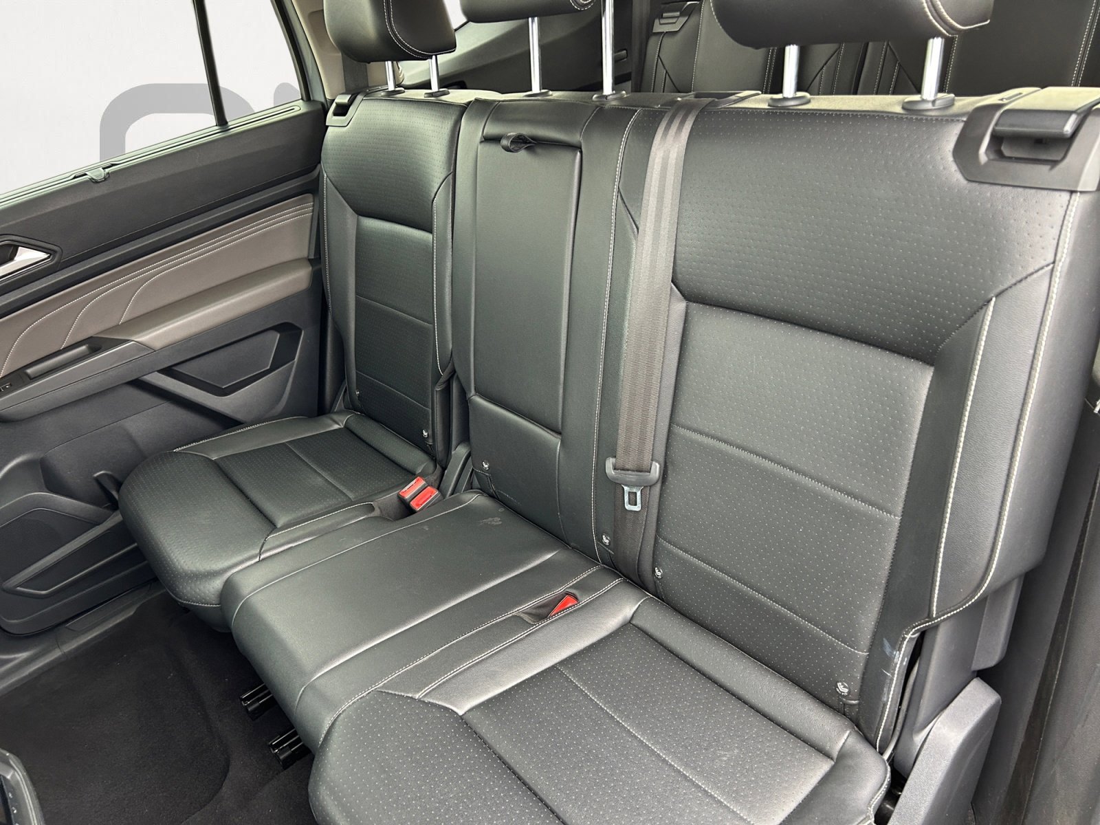 Used 2022 Volkswagen Atlas SE FWD image 19