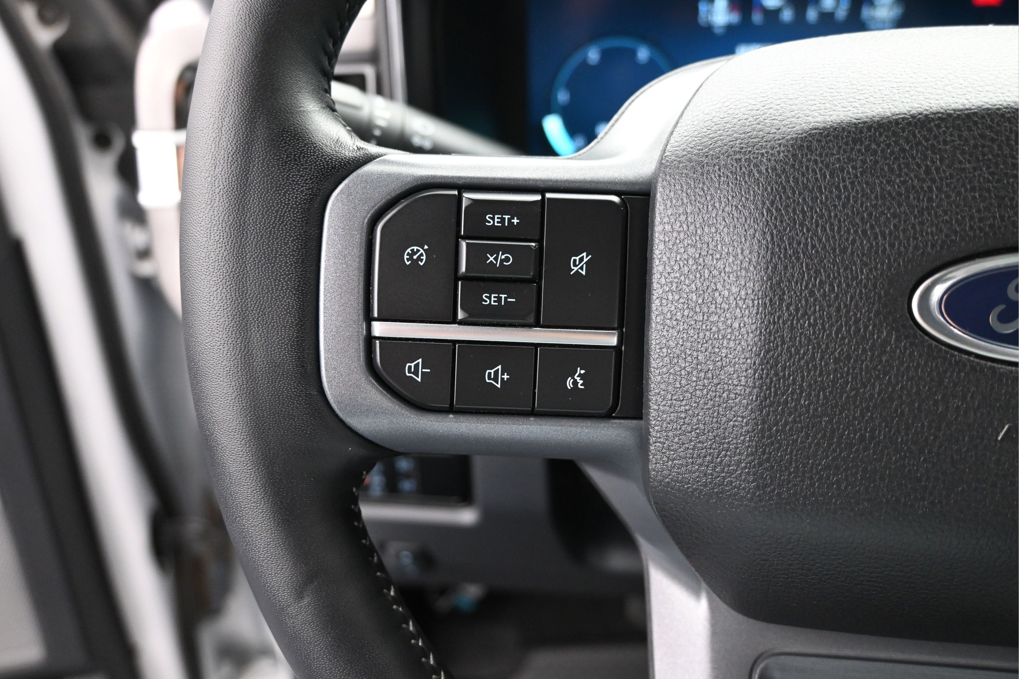 Used 2024 Ford F350 Lariat w/ Chrome Package AWD/4WD image 14