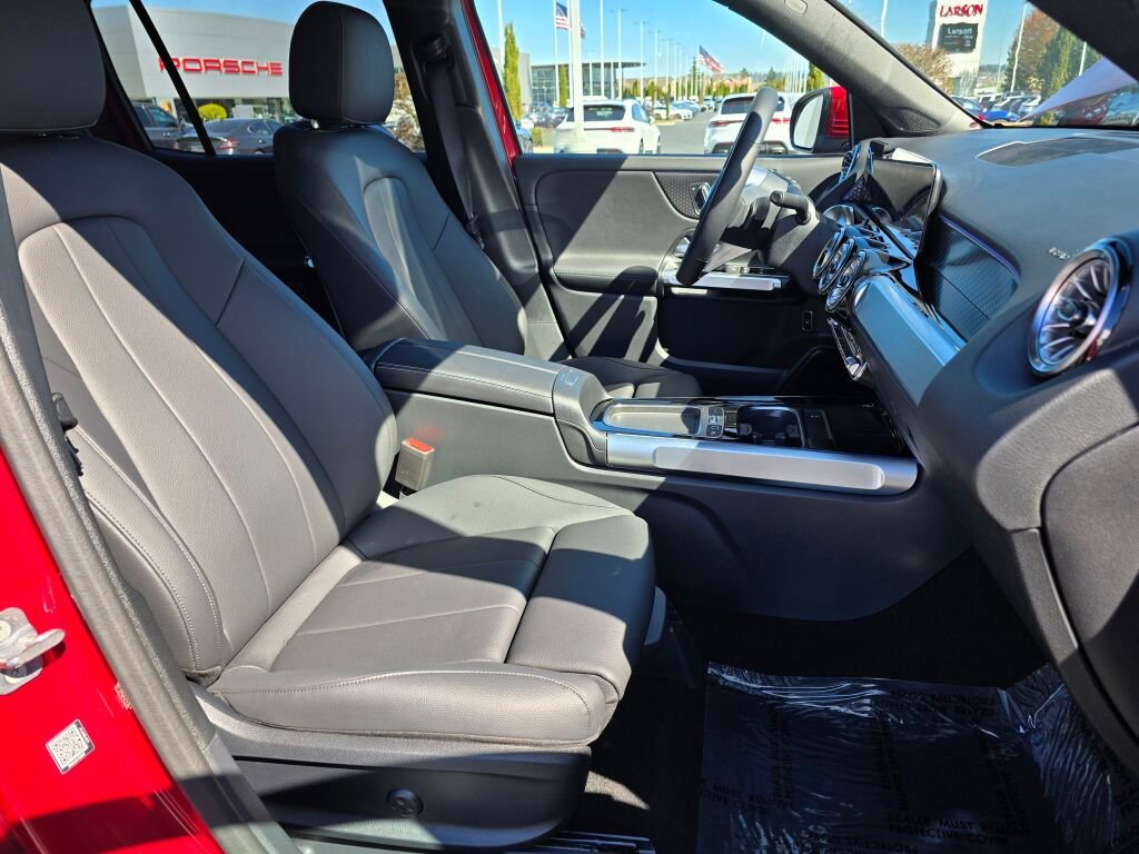 Certified 2025 Mercedes-Benz GLB 250 4MATIC image 27