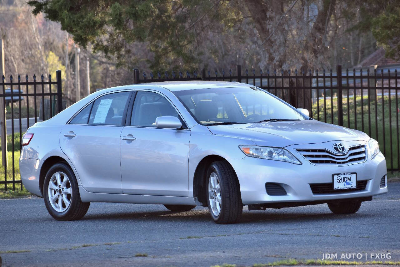 Used 2011 Toyota Camry LE w/ LE Extra-Value Pkg FWD image 4