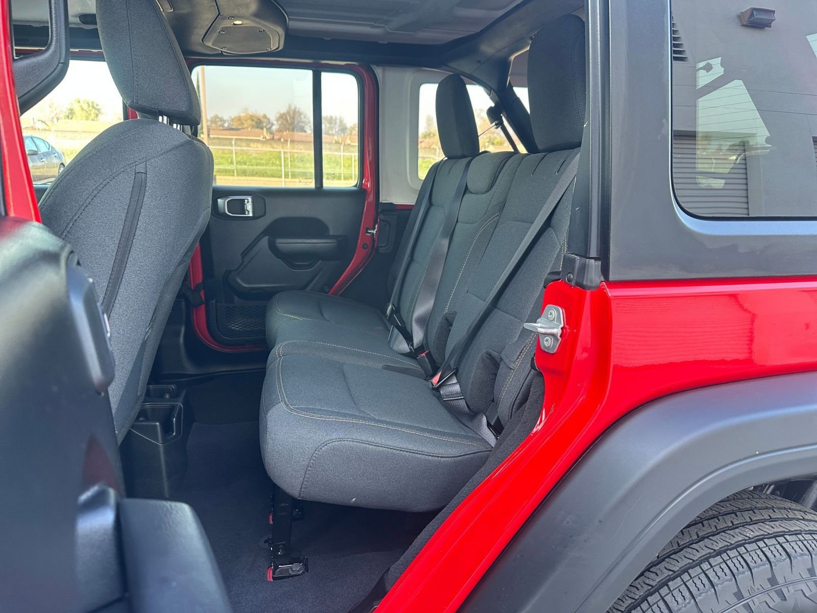 Used 2025 Jeep Wrangler Sport S image 37