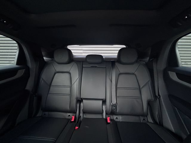 New 2026 Porsche Cayenne Coupe AWD/4WD image 26