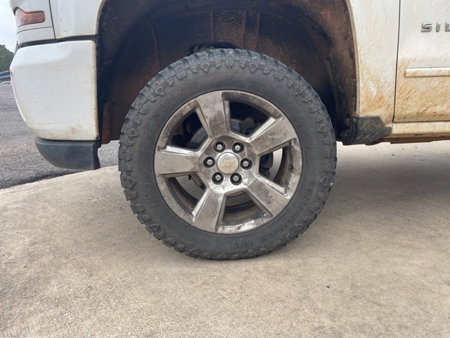 Used 2018 Chevrolet Silverado 1500 LT w/ All Star Edition image 4