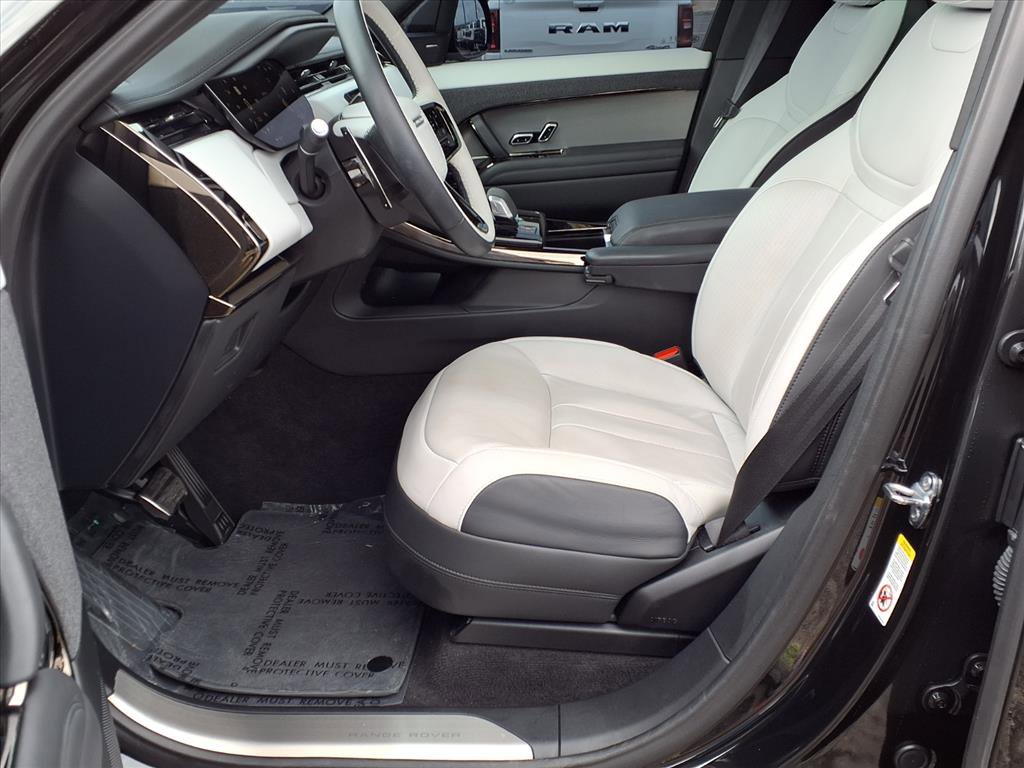 Used 2024 Land Rover Range Rover Sport Dynamic SE image 15