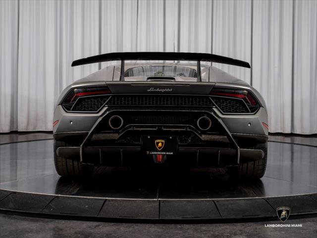 Used 2018 Lamborghini Huracan Performante AWD/4WD image 10