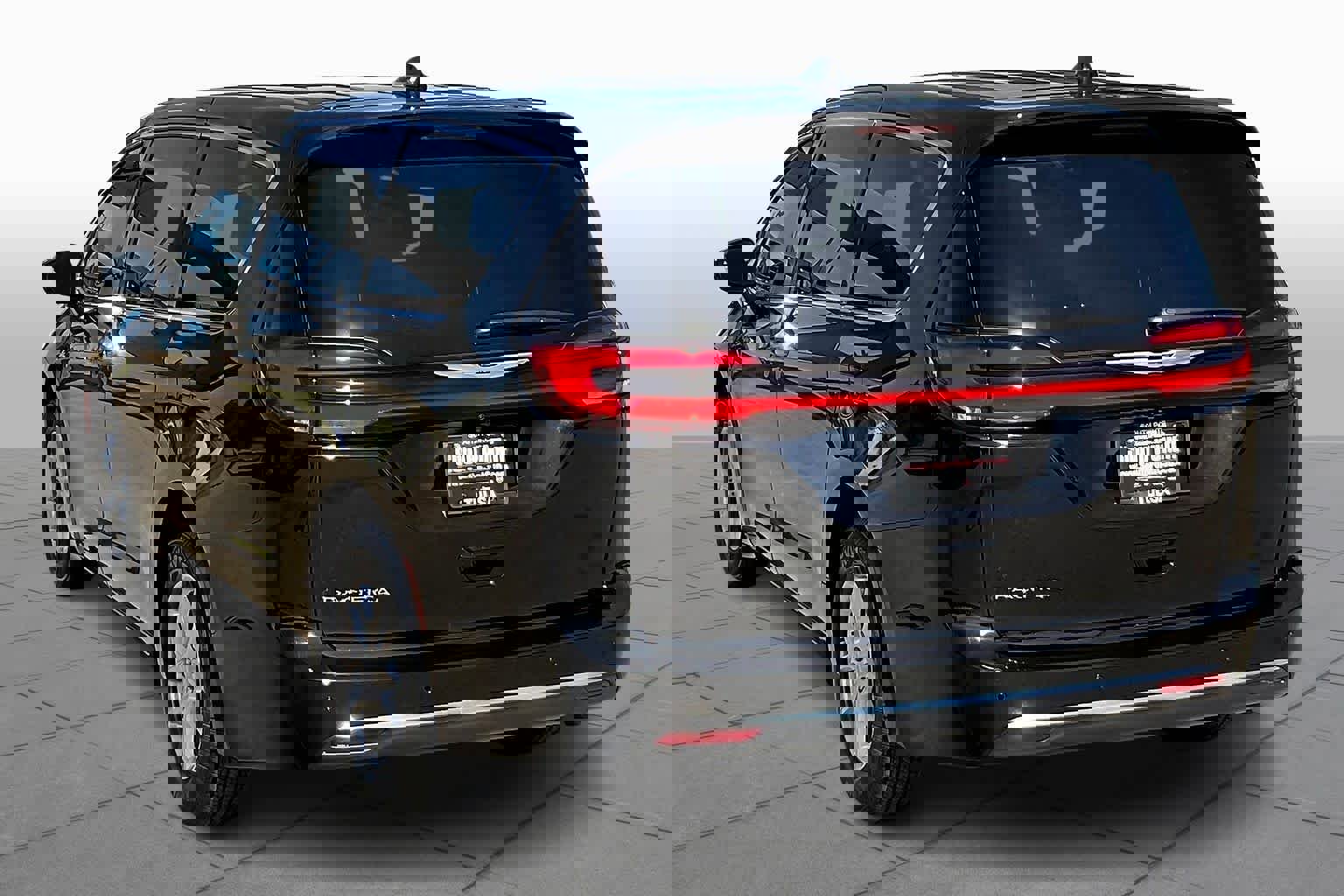 New 2026 Chrysler Pacifica Select image 12