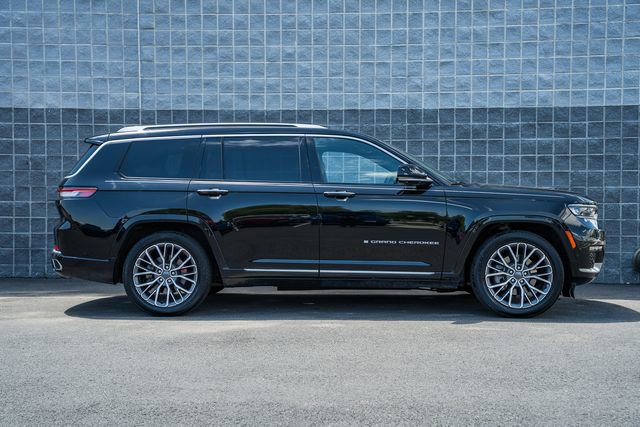 Used 2023 Jeep Grand Cherokee L Summit AWD/4WD image 4