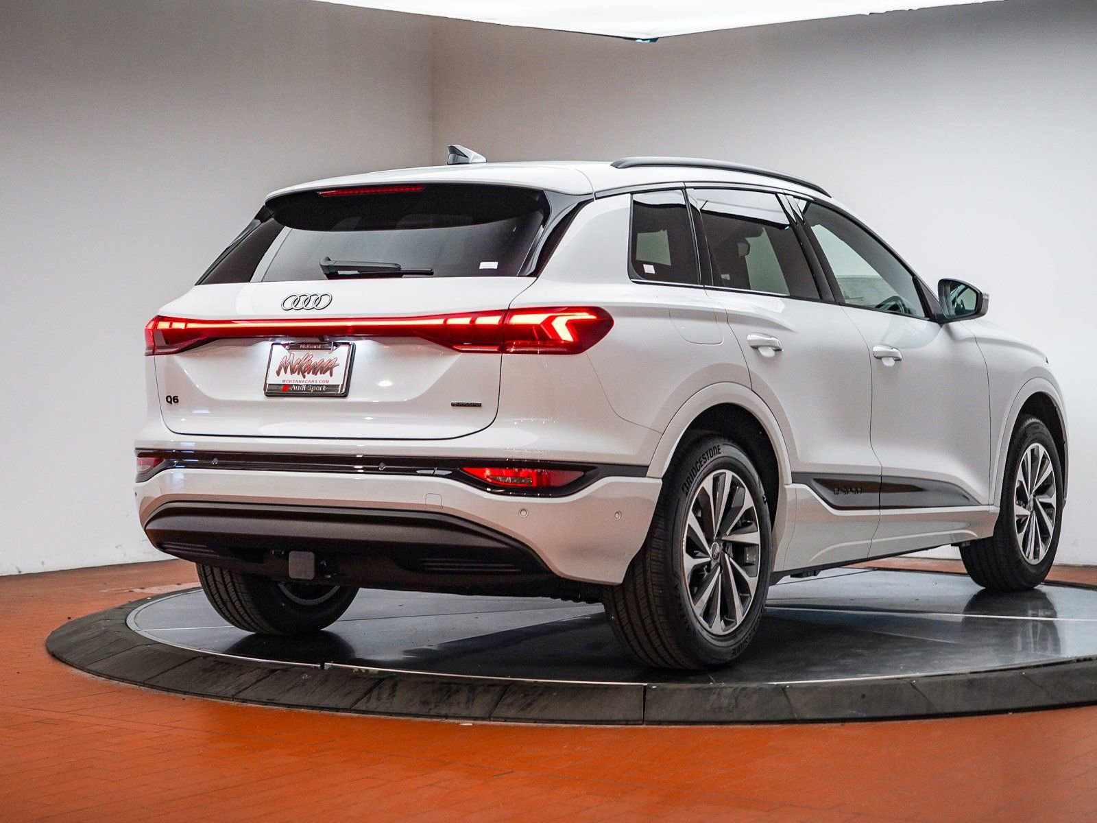 New 2025 Audi Q6 e-tron Premium AWD/4WD image 7