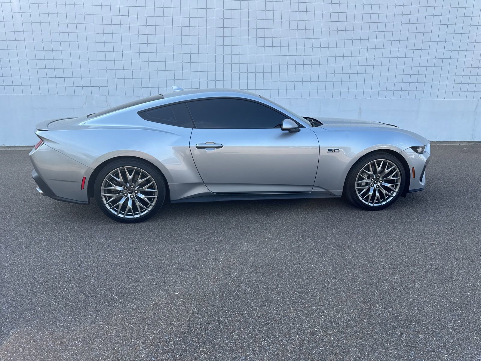 Used 2025 Ford Mustang GT Premium image 8