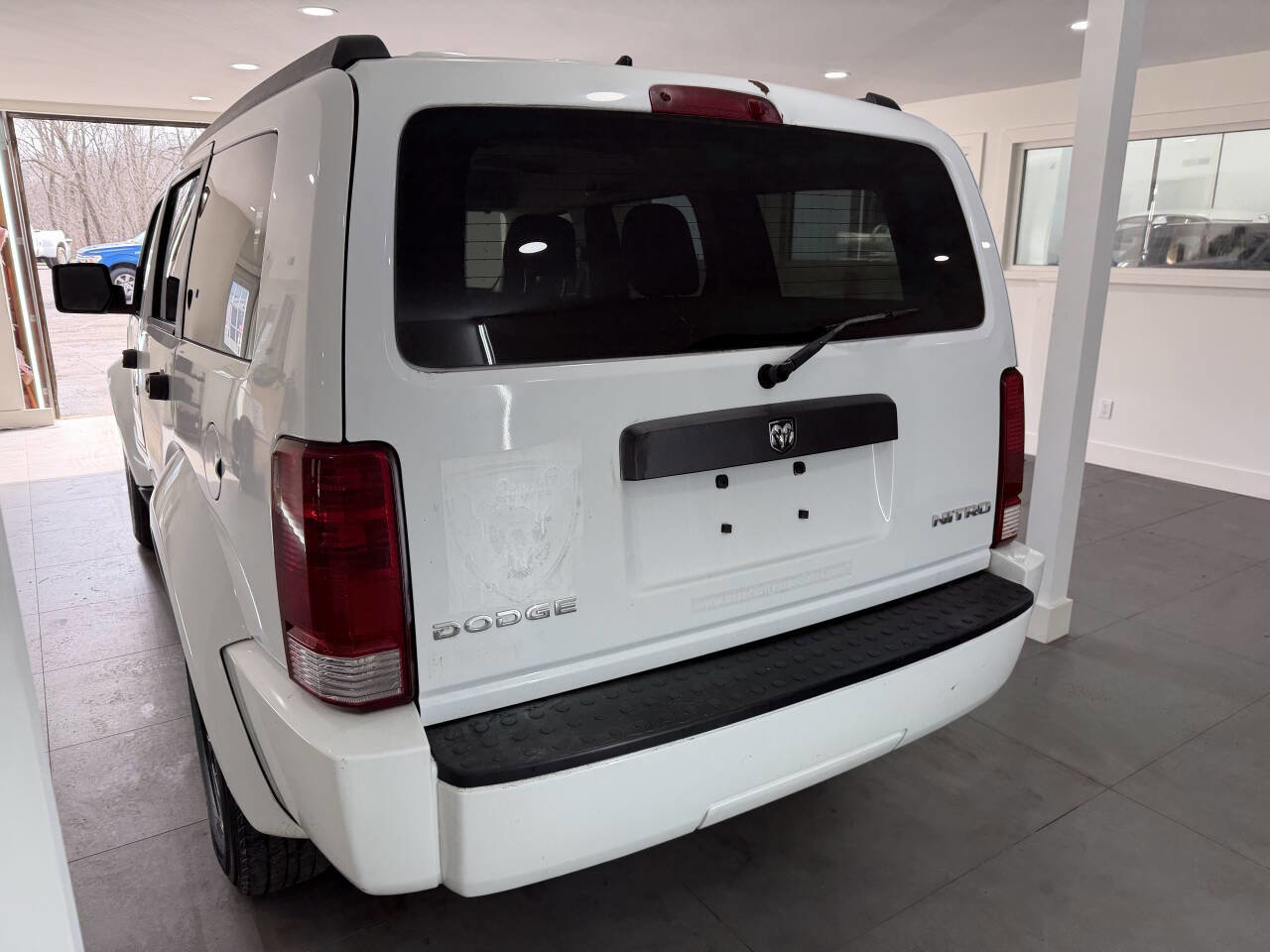 Used 2011 Dodge Nitro SE RWD image 4