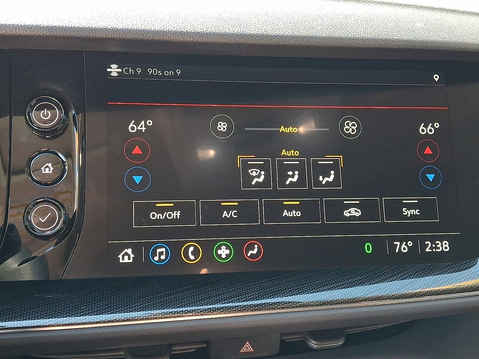 Used 2023 Buick Envision Essence w/ Sport Touring Package image 18