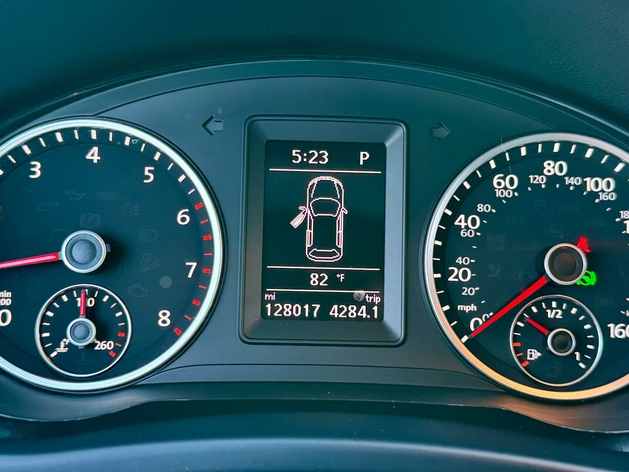 Used 2017 Volkswagen Tiguan Limited w/ Premium Package image 25