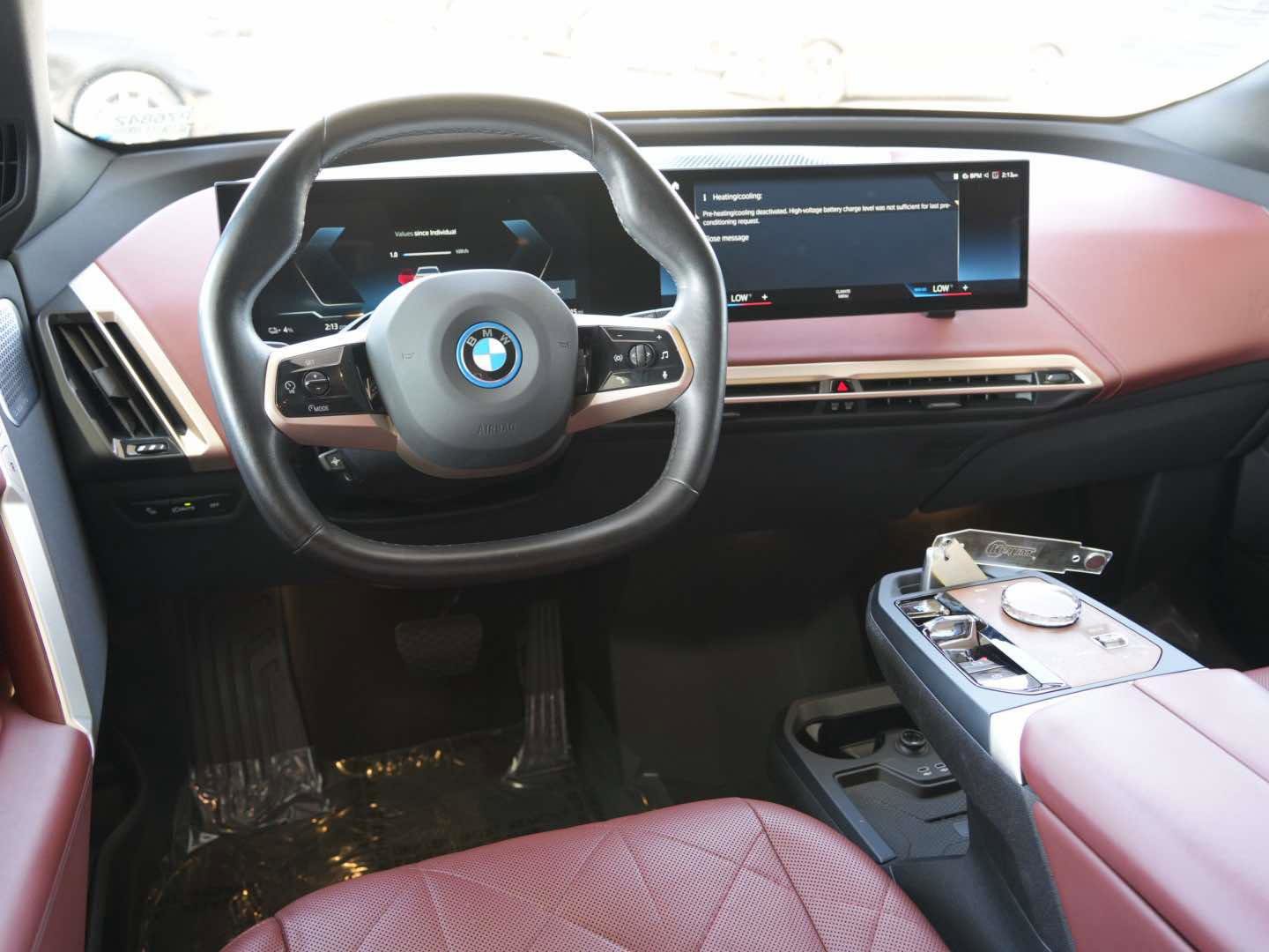 Used 2022 BMW iX xDrive50 image 21