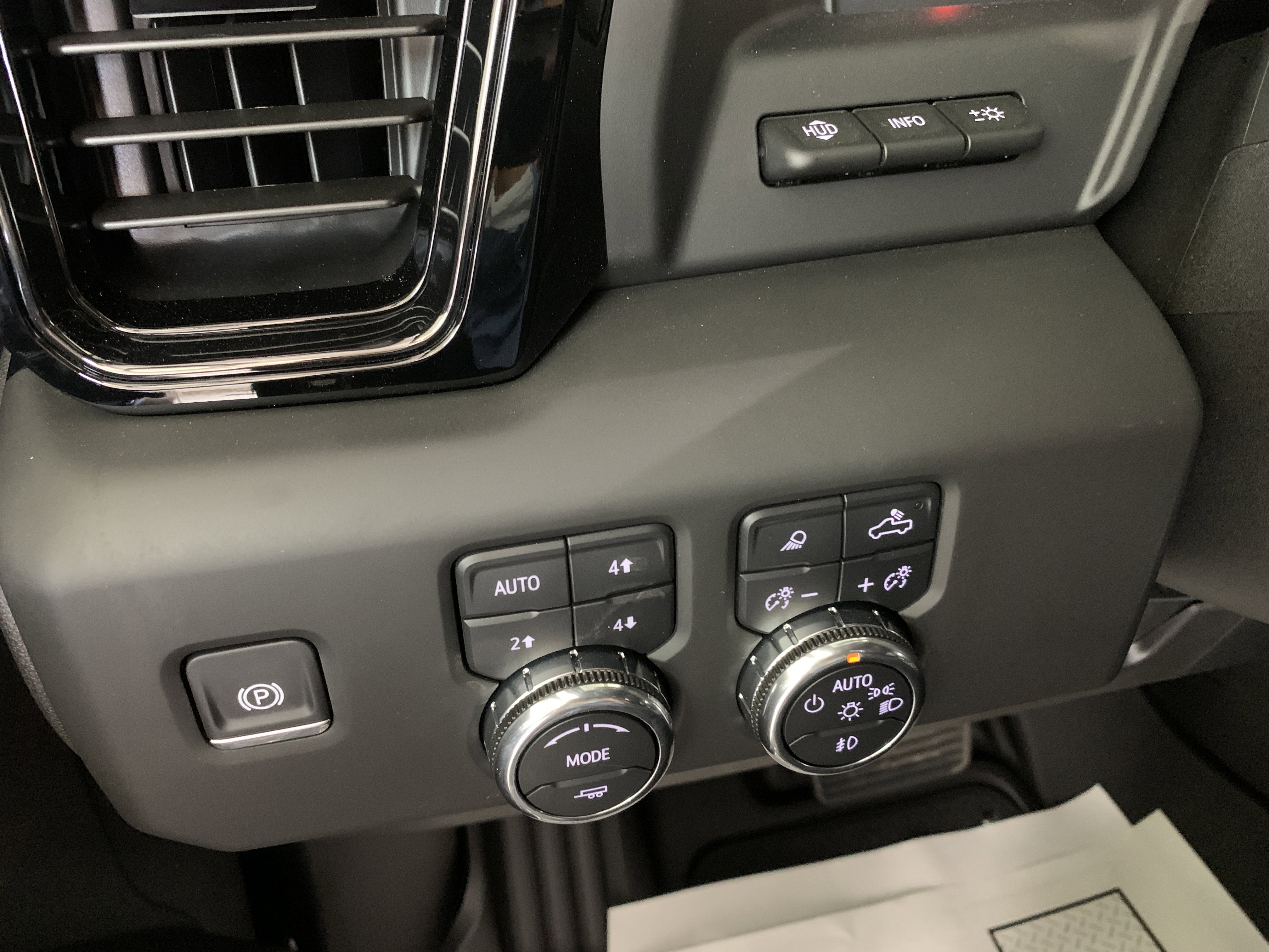 New 2025 GMC Sierra 2500 AT4 w/ AT4 Premium Plus Package image 27