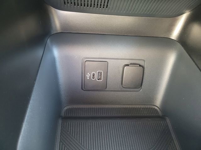 Used 2026 Ford Explorer Active AWD/4WD image 24