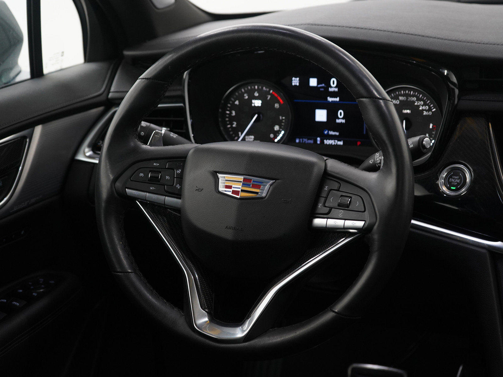 Used 2024 Cadillac XT6 Sport w/ Technology Package image 16