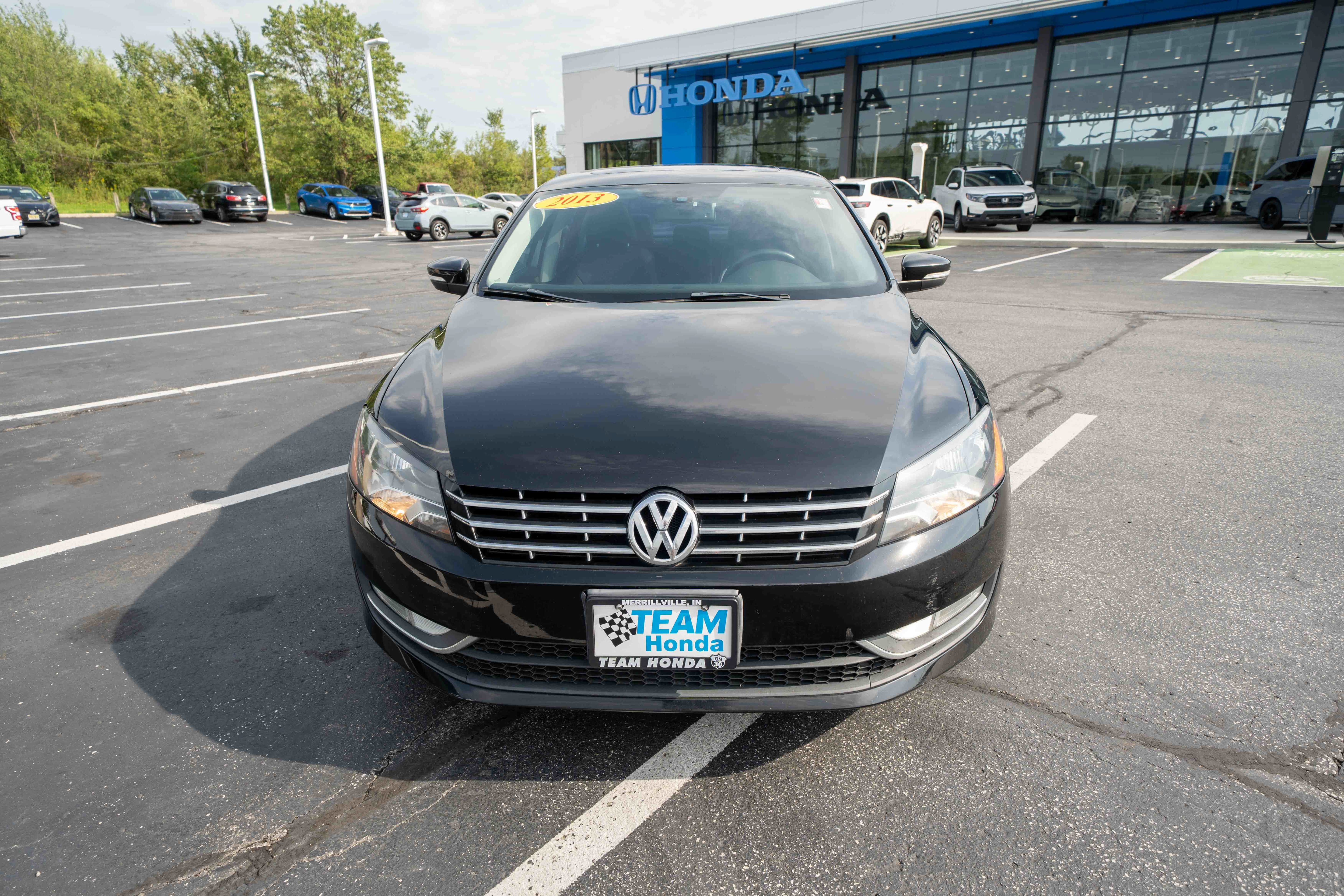Used 2013 Volkswagen Passat 2.5 SEL Premium FWD image 2