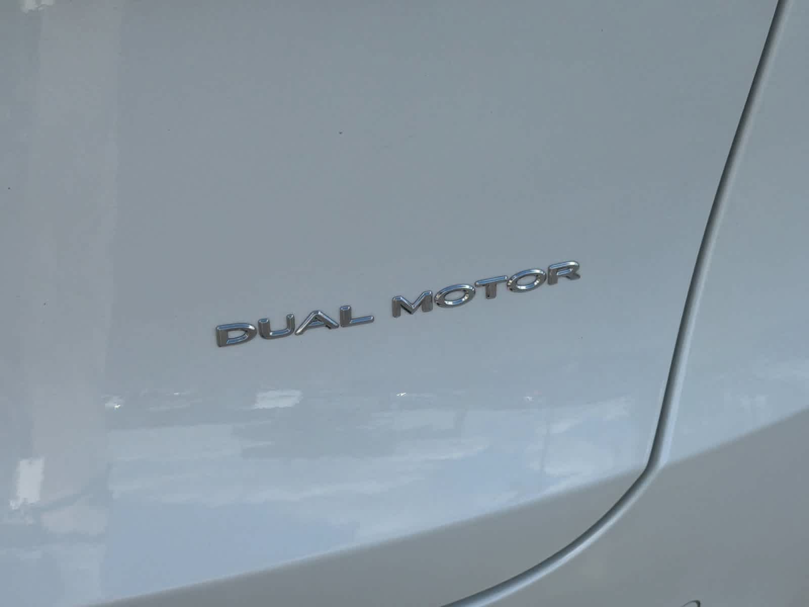 Used 2022 Tesla Model Y Long Range AWD/4WD image 31