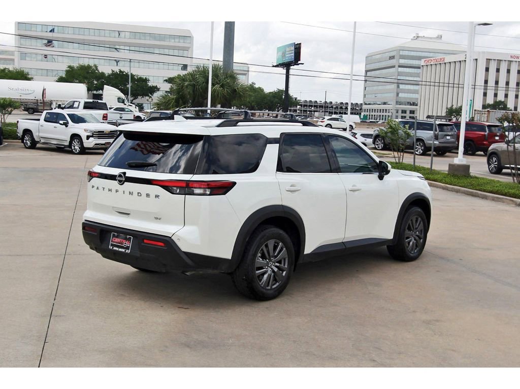 Used 2023 Nissan Pathfinder SV image 5