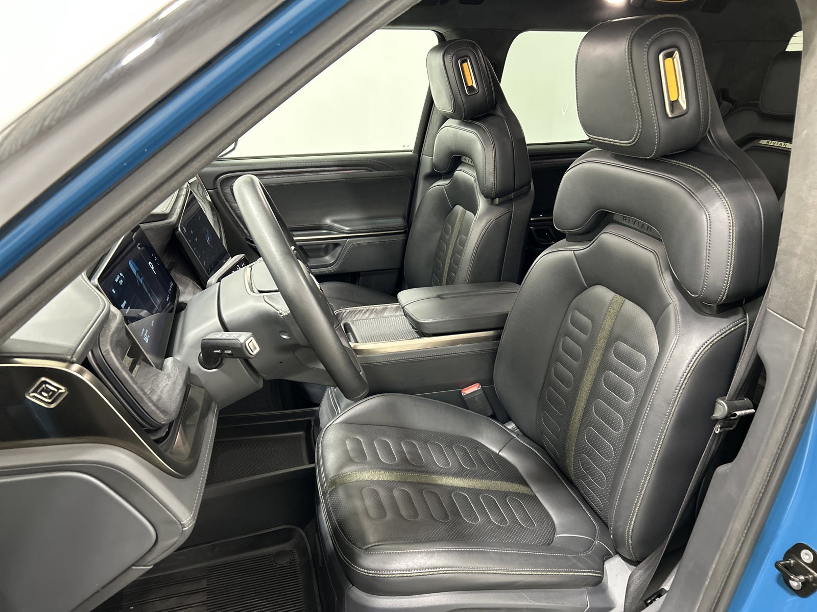 Used 2022 Rivian R1T Adventure AWD/4WD image 20